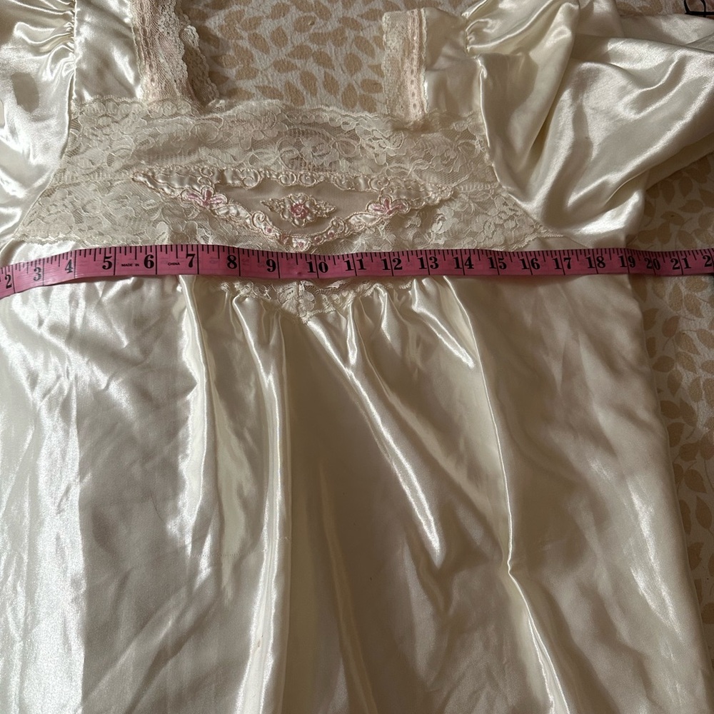 Lisa Steven’s White Vintage Satin Lace Embroidered 1/2Sleeves Ladies Nightgown S - Picture 13 of 15